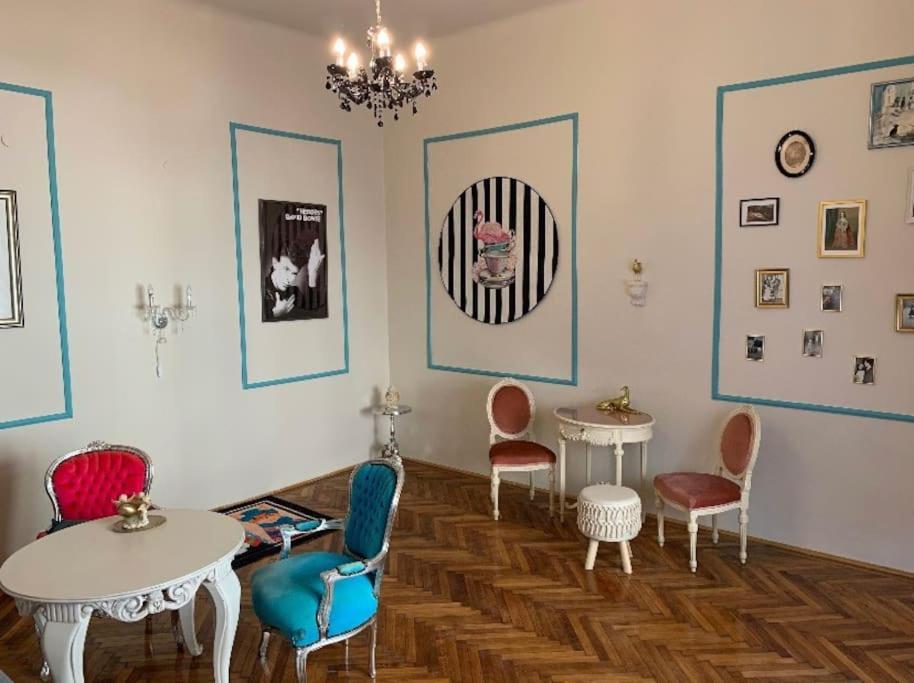 Barbie Baroque Apartamento